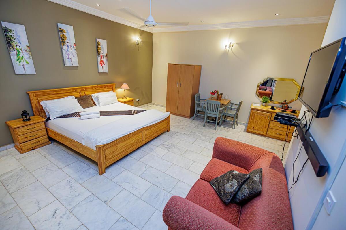 Ocean Villa Heights Brufut Екстериор снимка