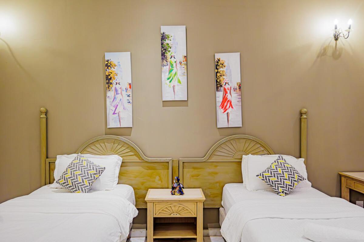 Ocean Villa Heights Brufut Екстериор снимка