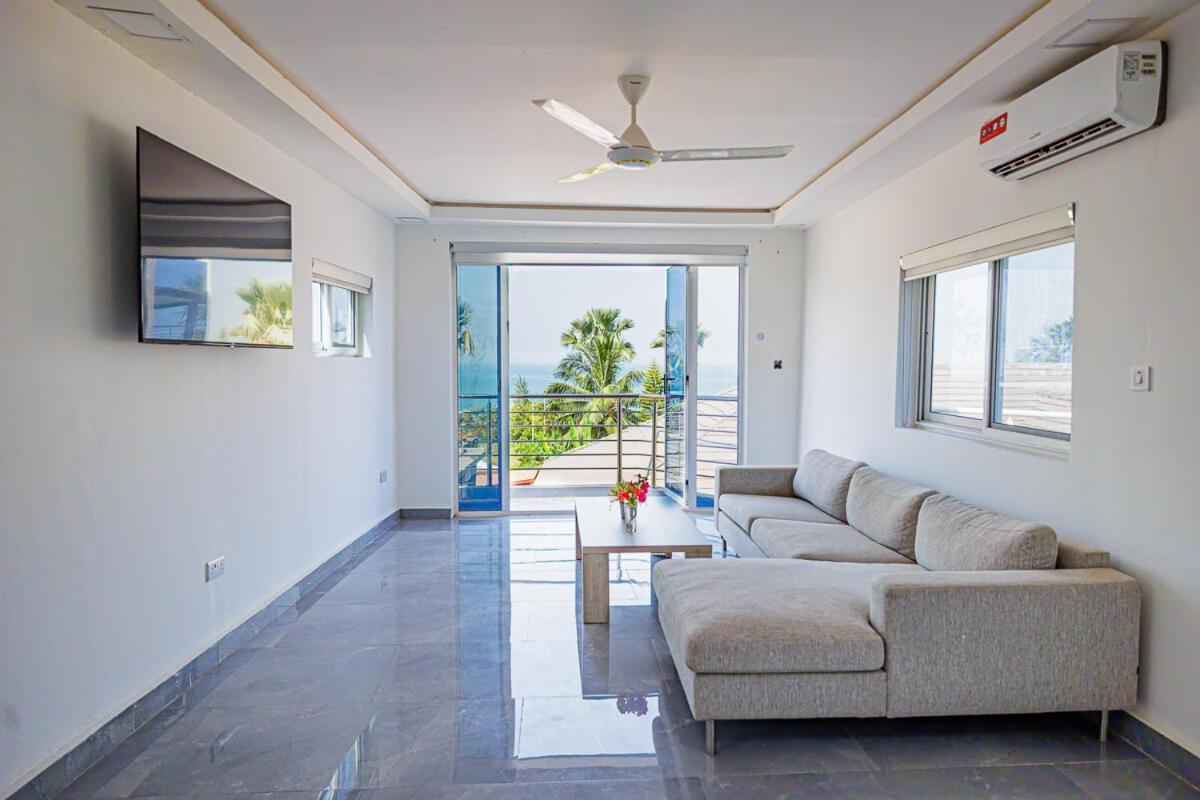 Ocean Villa Heights Brufut Екстериор снимка