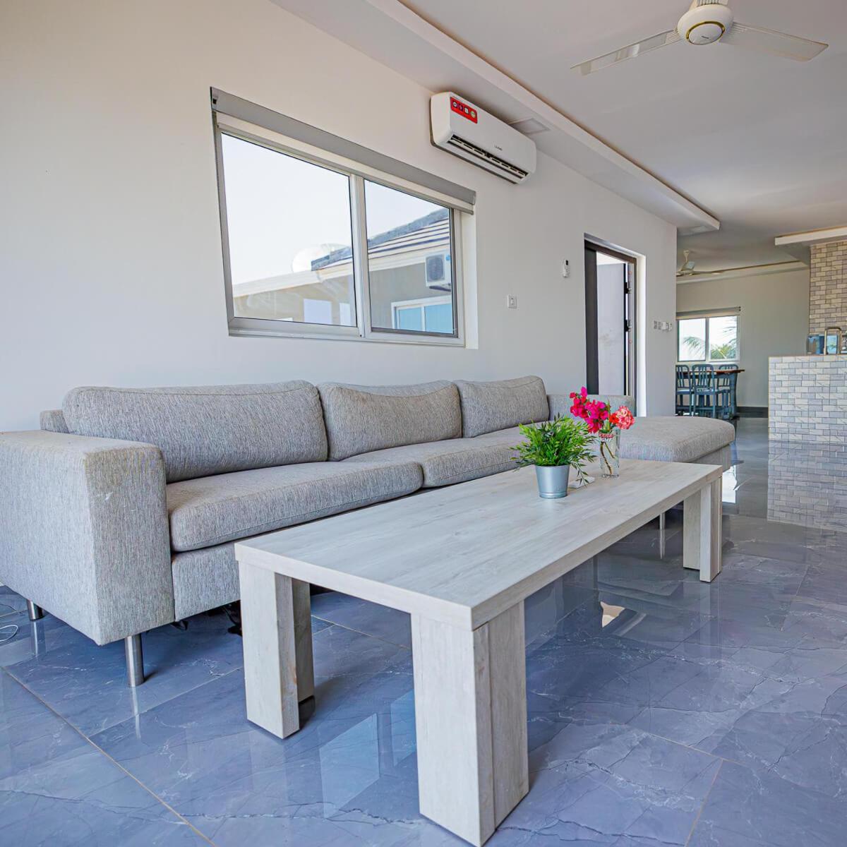 Ocean Villa Heights Brufut Екстериор снимка