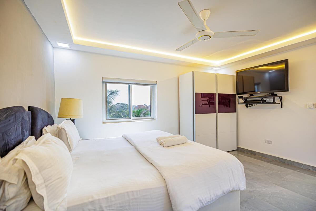 Ocean Villa Heights Brufut Екстериор снимка