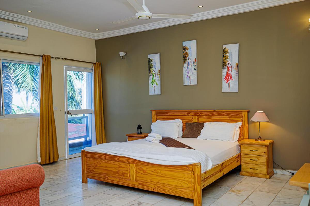 Ocean Villa Heights Brufut Екстериор снимка