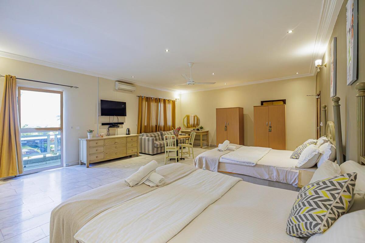 Ocean Villa Heights Brufut Екстериор снимка