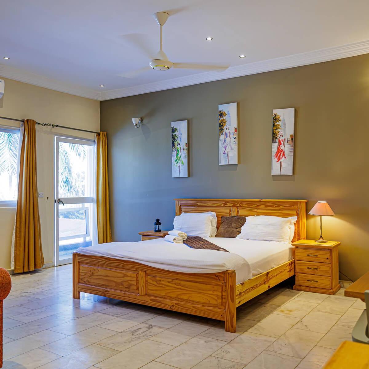 Ocean Villa Heights Brufut Екстериор снимка